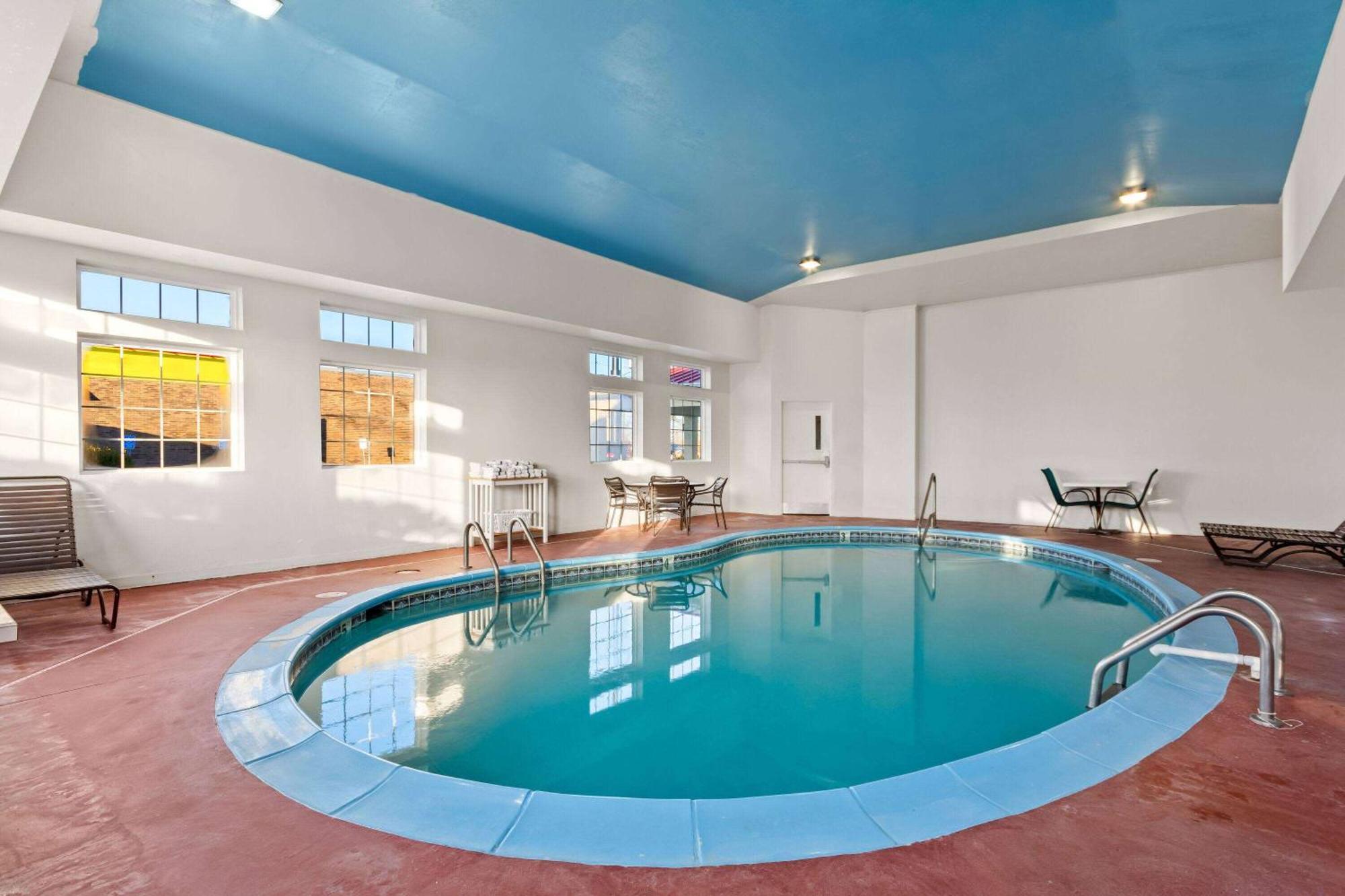 Super 8 By Wyndham Elizabethtown Hotell Eksteriør bilde